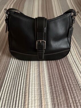 Vintage 2002 Coach Hampton Black Leather Hobo Shoulder Bag with Buckle Accent